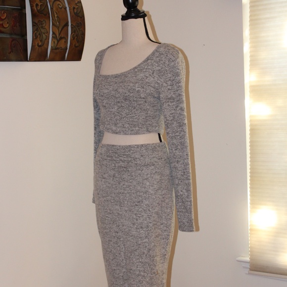 Nude, pencil skirt and long sleeve Asymmetrical neckline crop top set - Picture 2 of 10